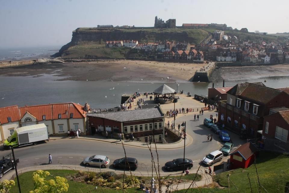 Bed and Breakfast Little Pie In The Sky Whitby Exterior foto